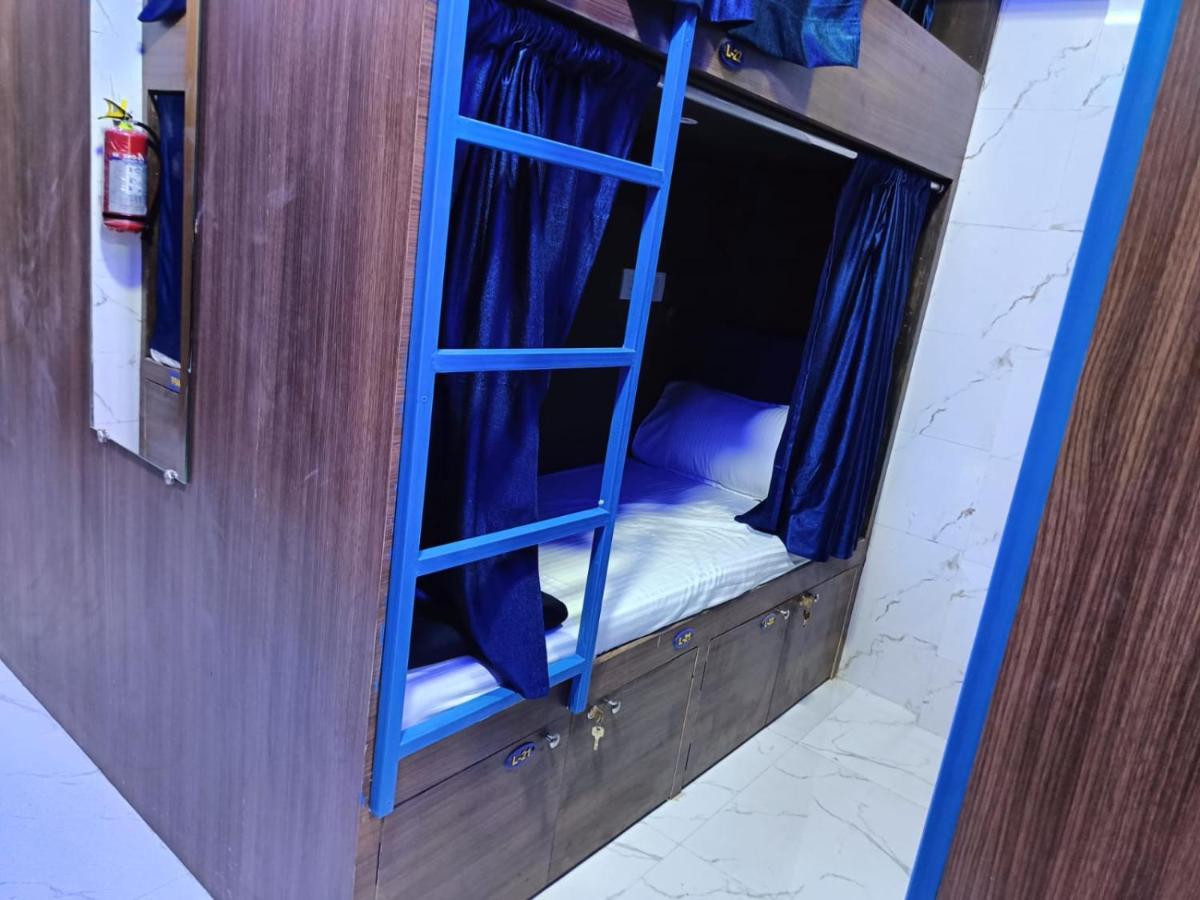 Kohinoor Hostel *